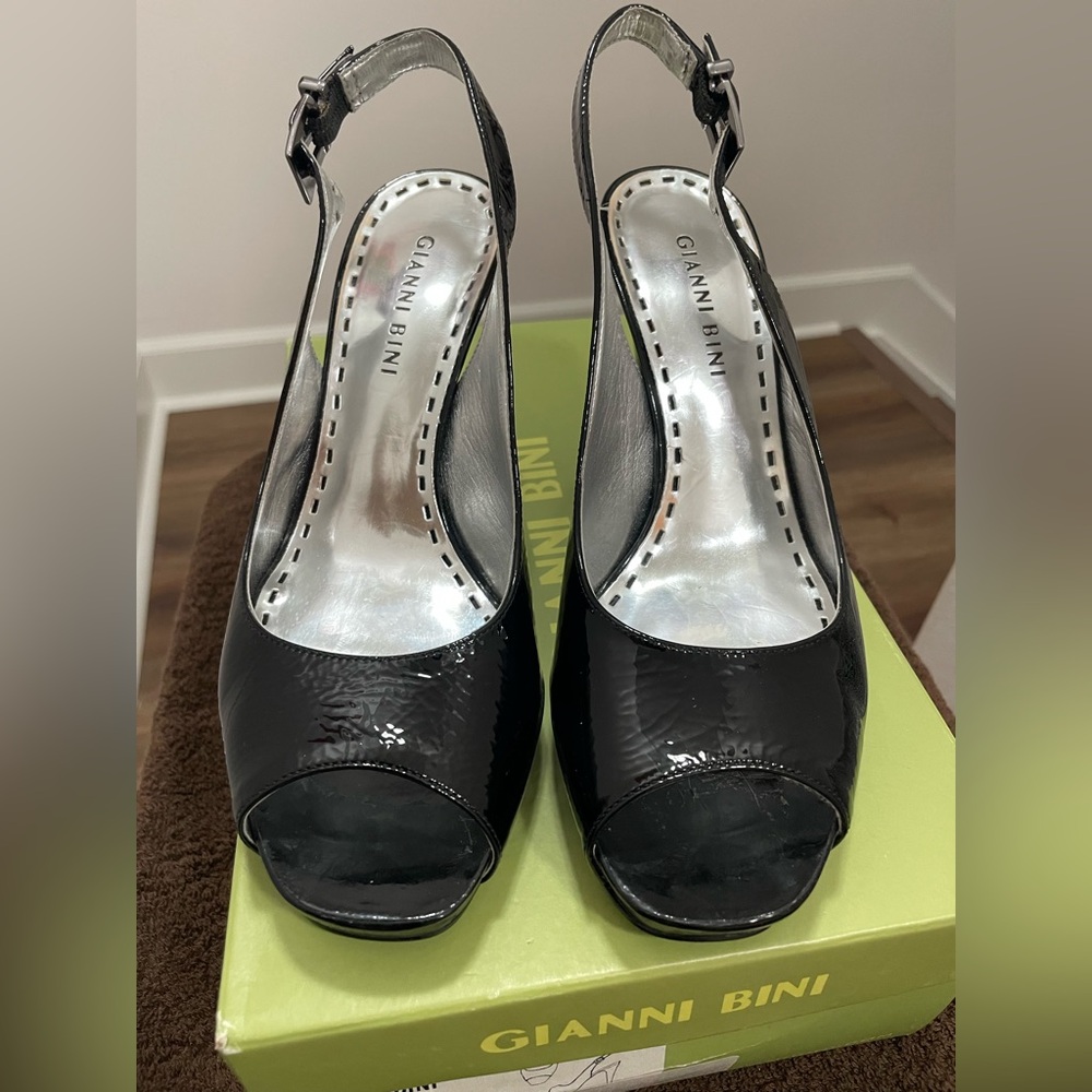 Gianni Bini Black Patent Leather Peep Toe Slingback Heels size 6.5 - Picture 6 of 9
